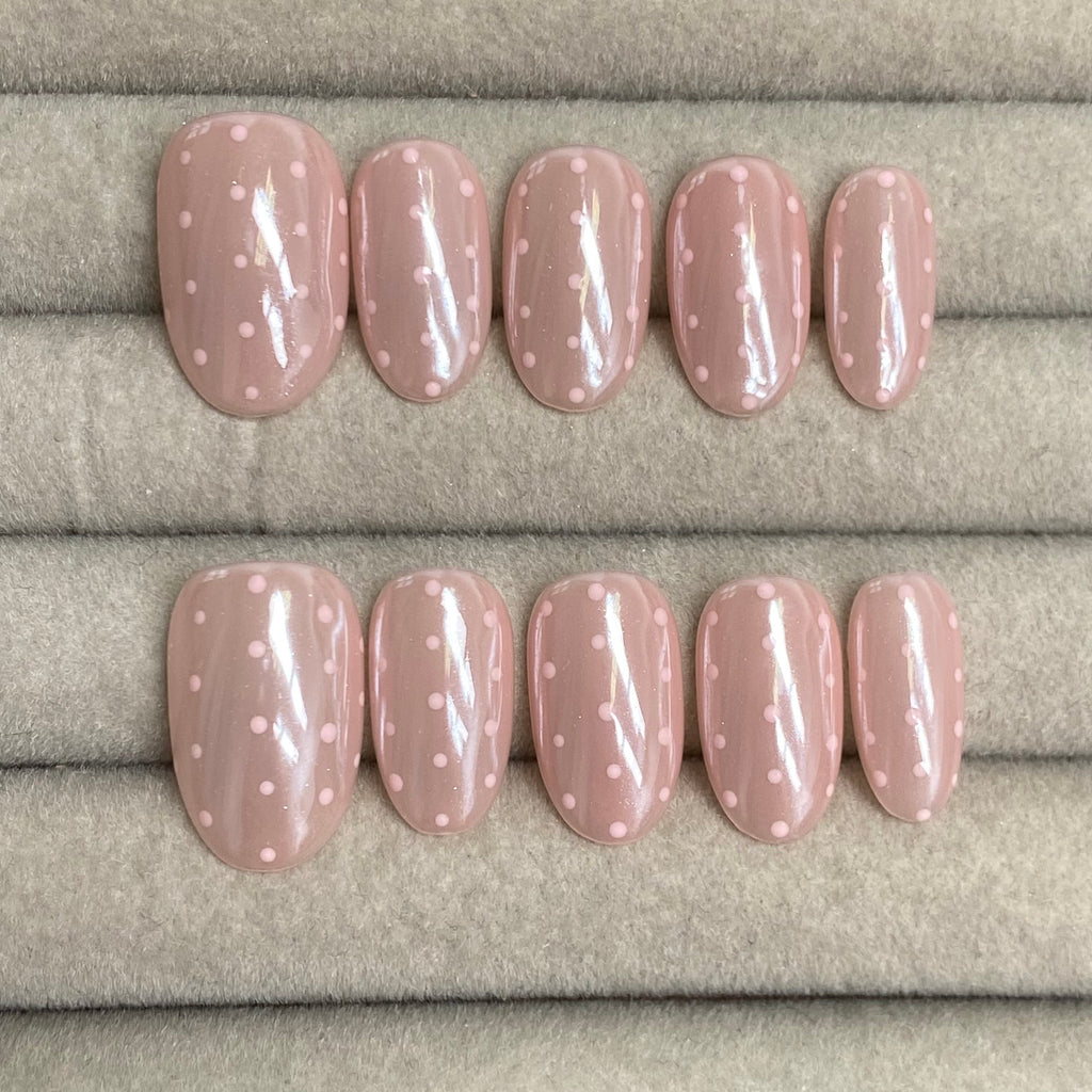 Hailey Bieber's identical style—Translucent nude pink polka dot handmade nails - RT